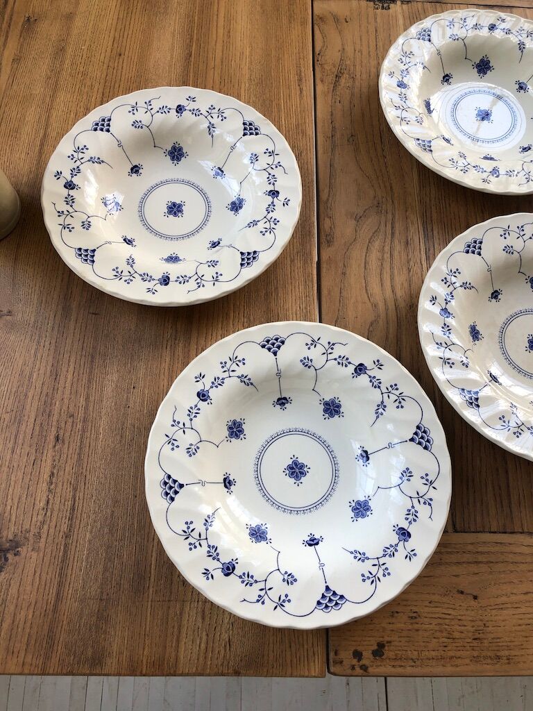 5 hollow plates Myott Finlandia