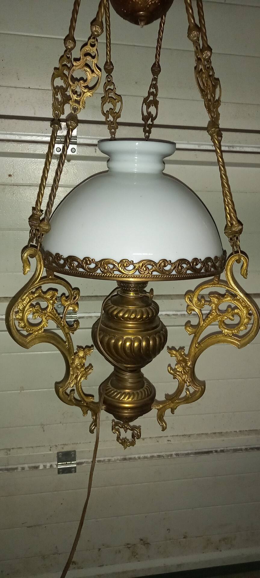 Ancienne suspension en bronze