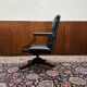 Chaise de bureau noire du président anglais
