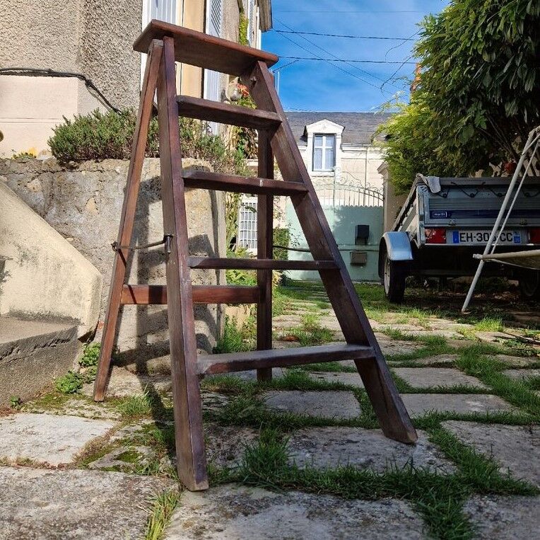 Stool