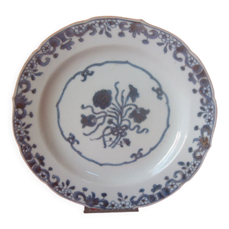 Assiette creuse porcelaine chinoise blanc à fleurs, bleu & doré, peint main, mouvementé, Chine xviii