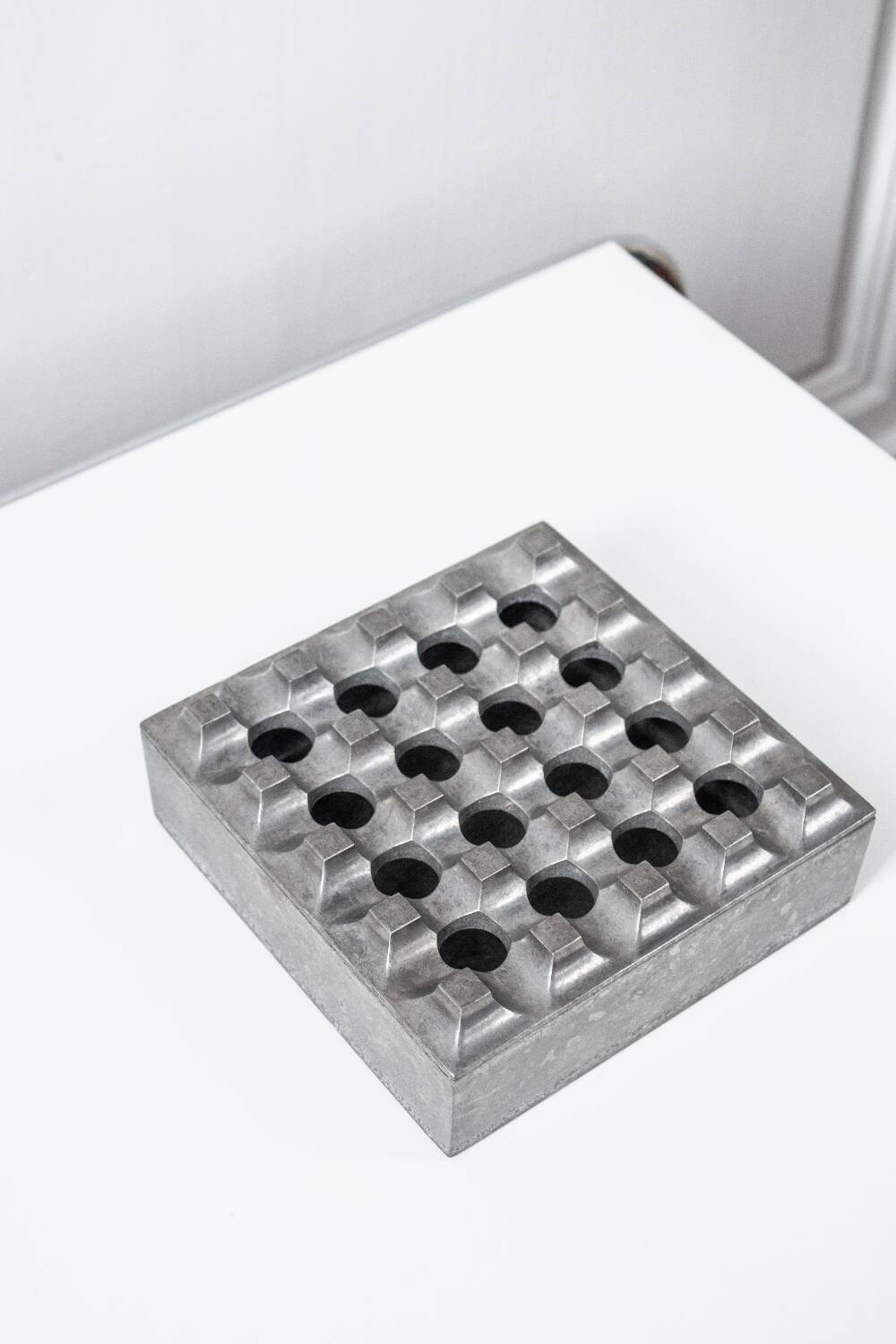 Cendrier ULTIMA 15 par Holger Bäckström & Bo Ljungberg