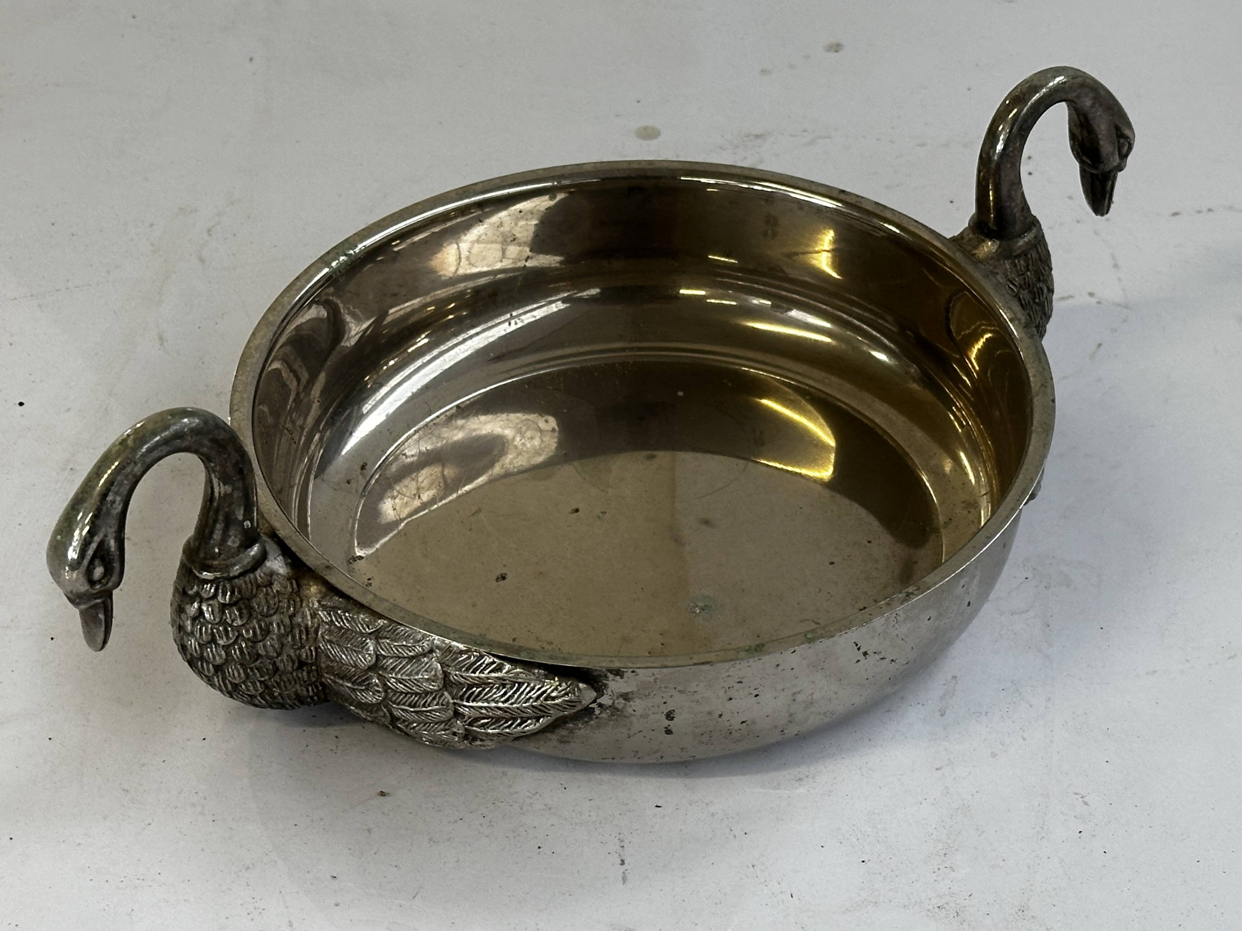 Art Deco silver-plated metal pocket emptier with swan decor
