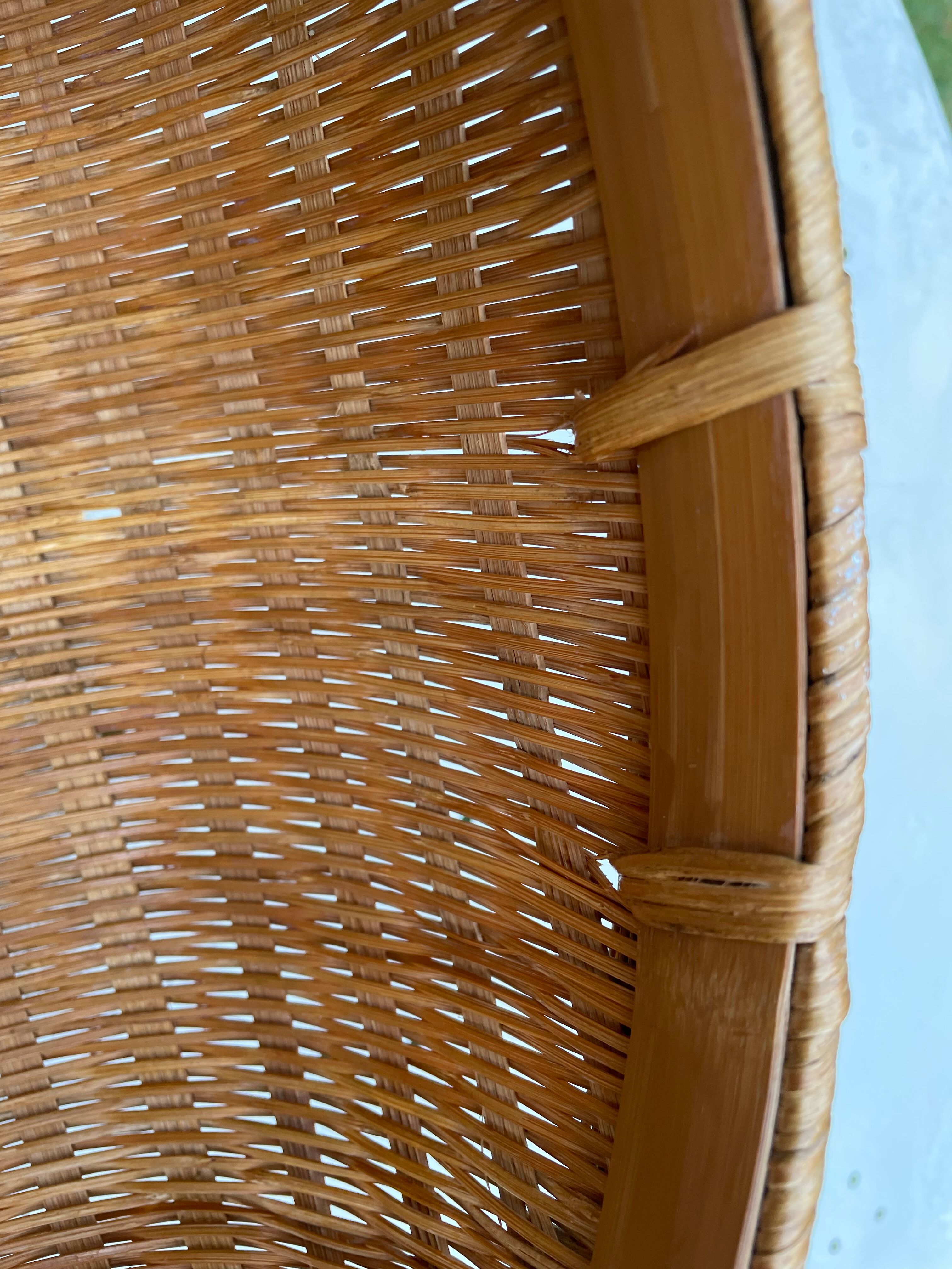 Round Basket made of Asian bamboo