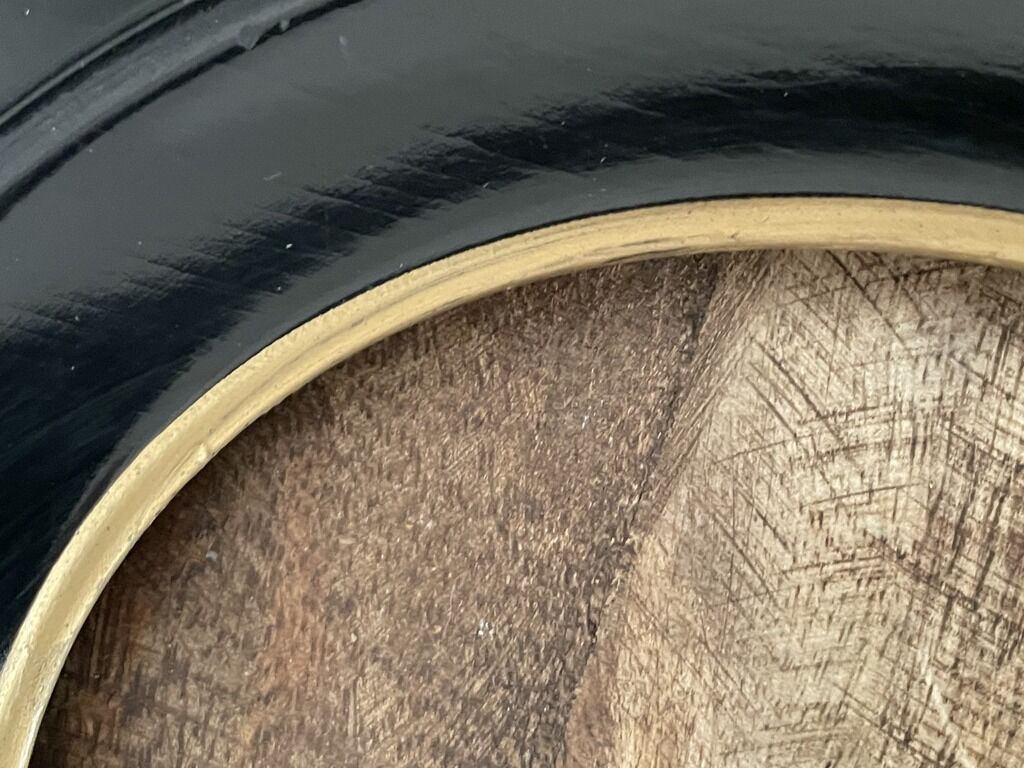 2 oval frames from the 19th century