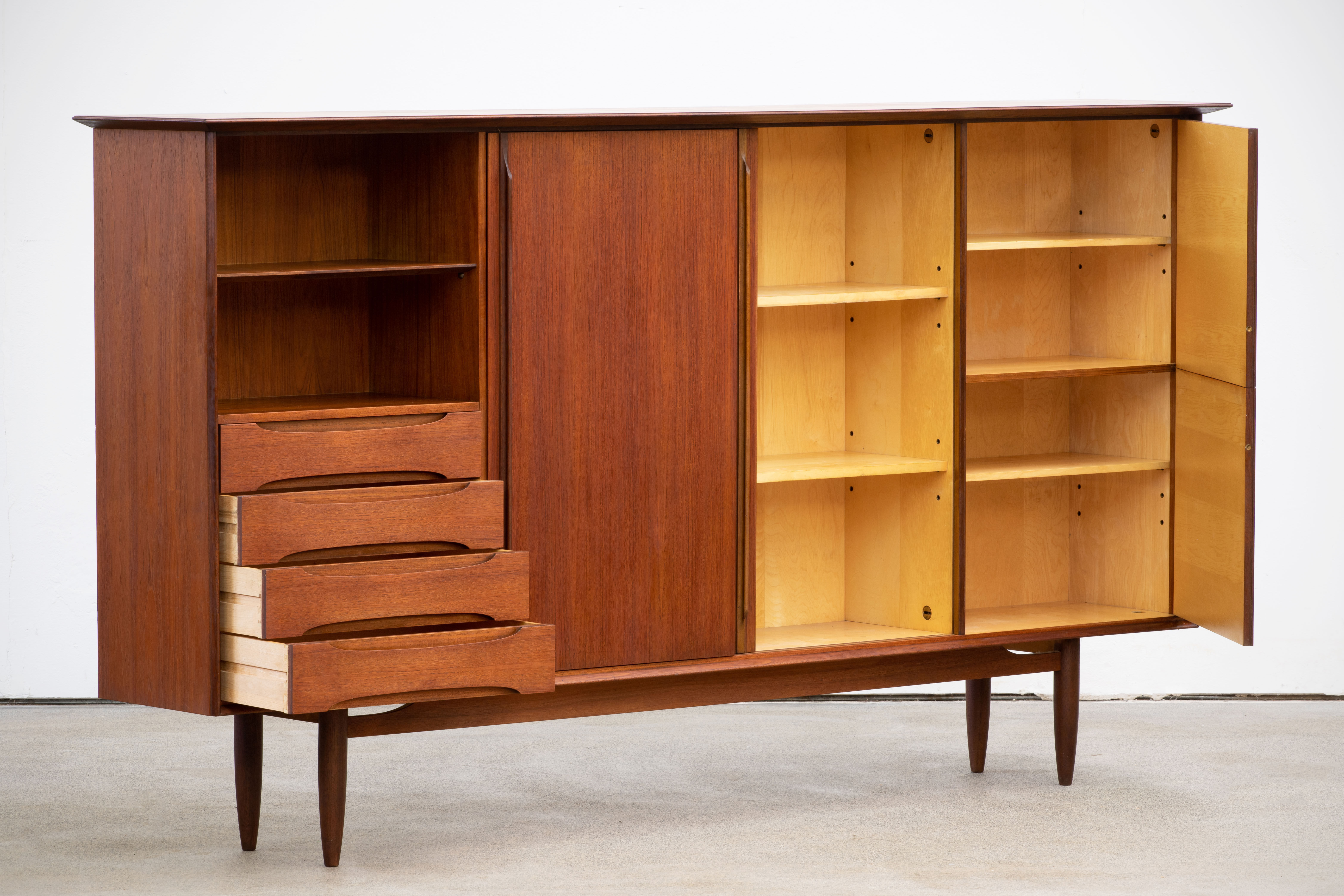 Vintage Scandinavian Enfilade – 260 cm