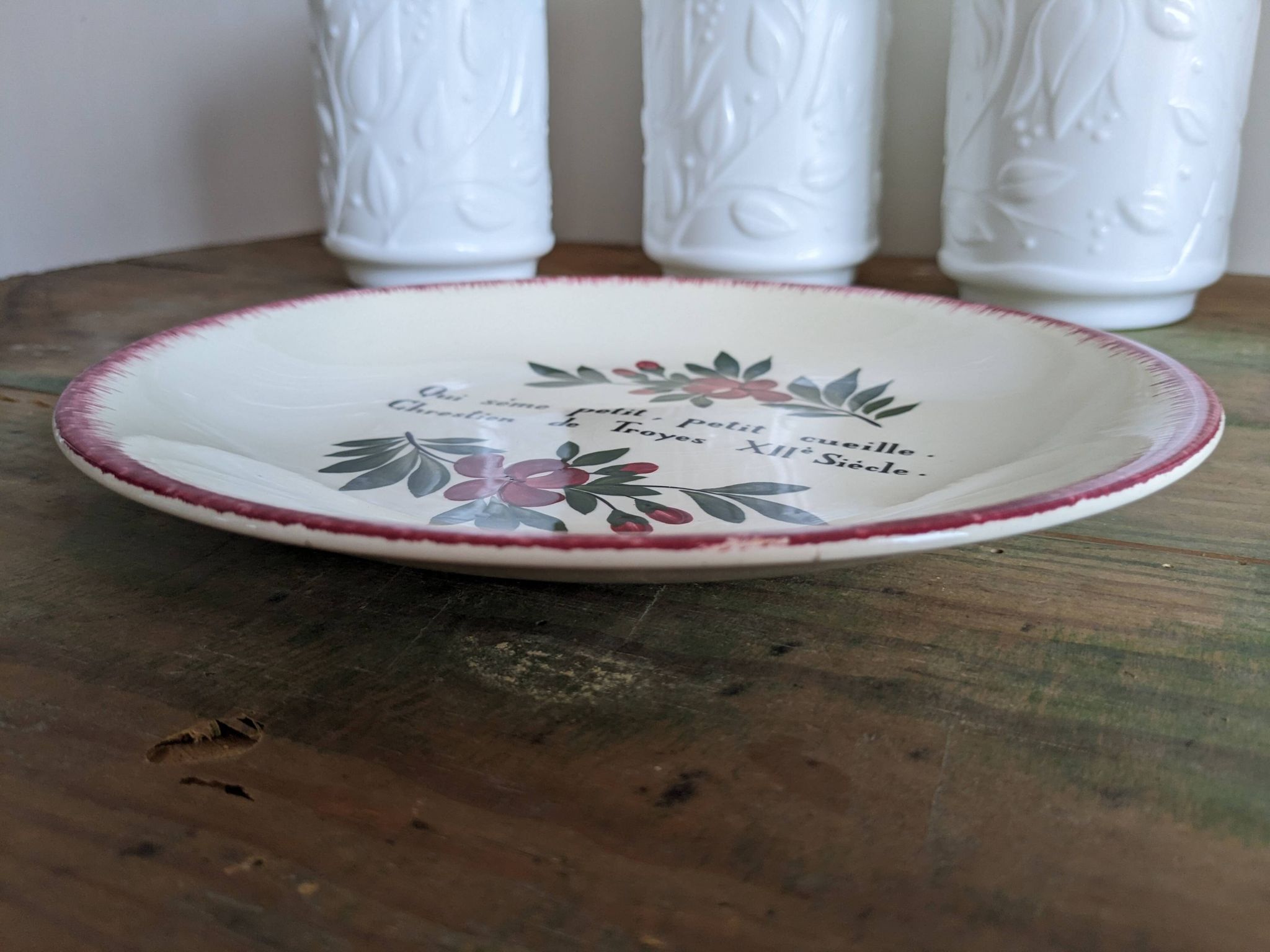 Assiette décorative en faïence de Gien