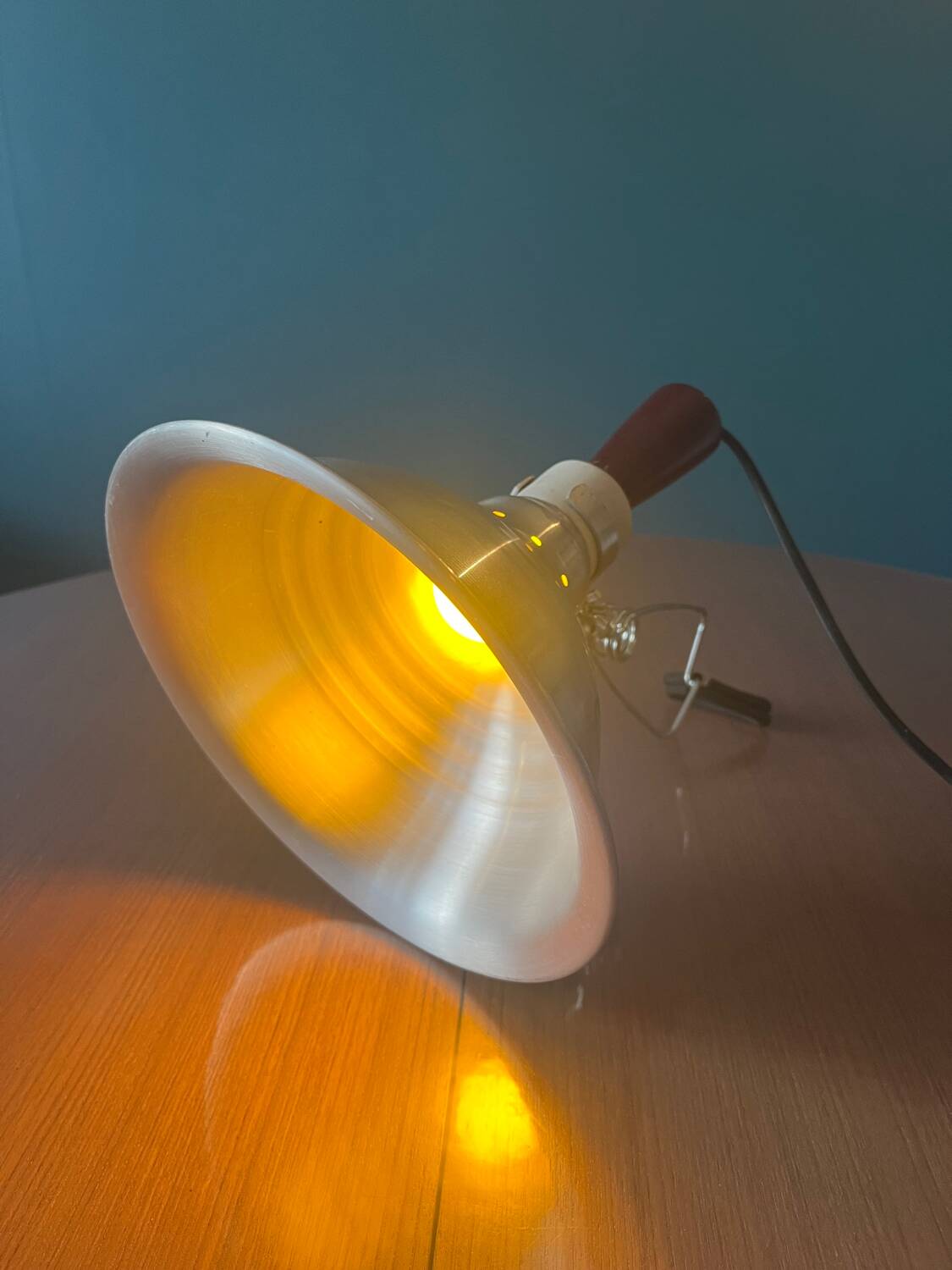 Clamp-on workshop lamp from the 80s