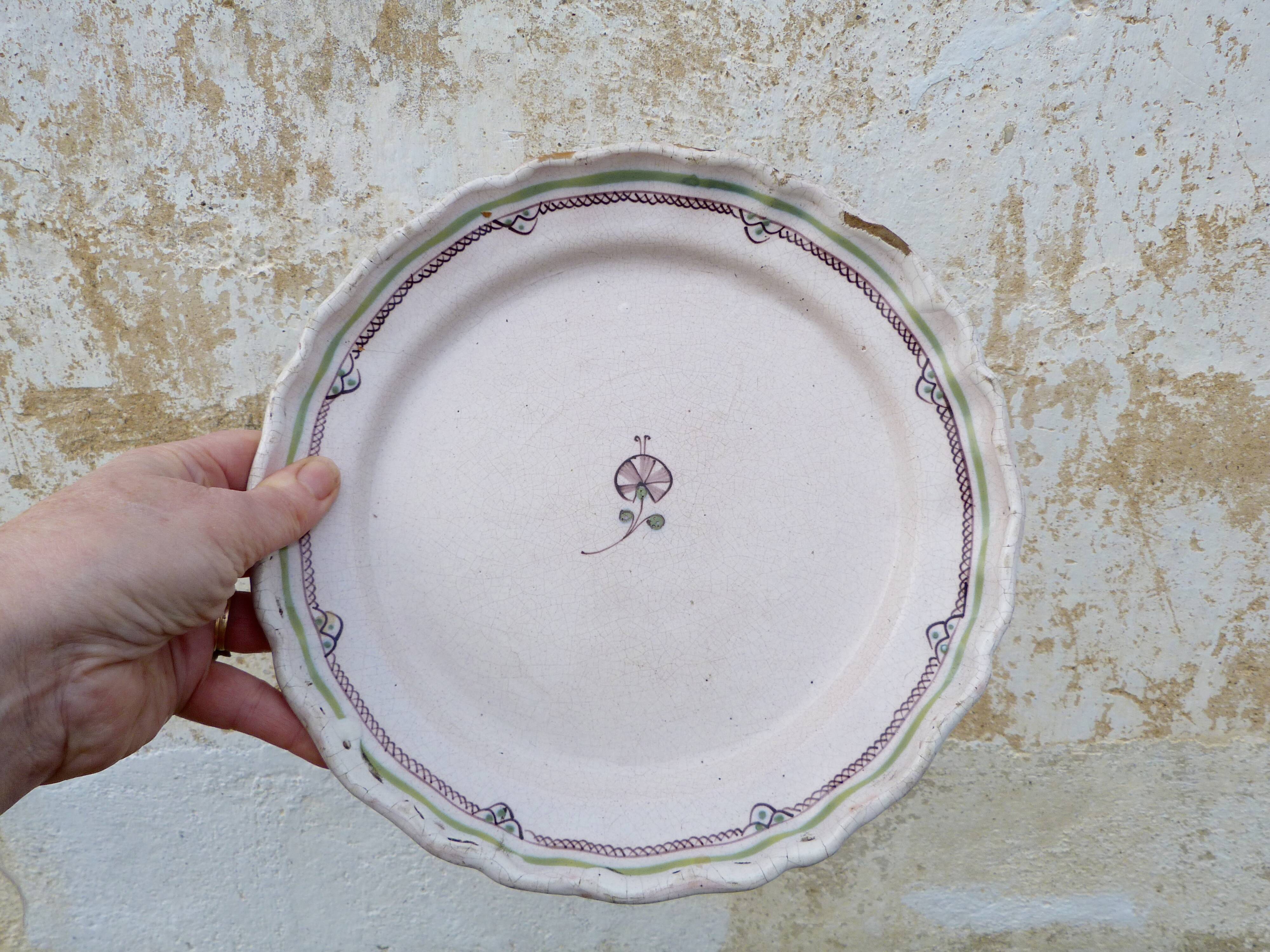 Assiette XVIII siècle faience Bordeaux