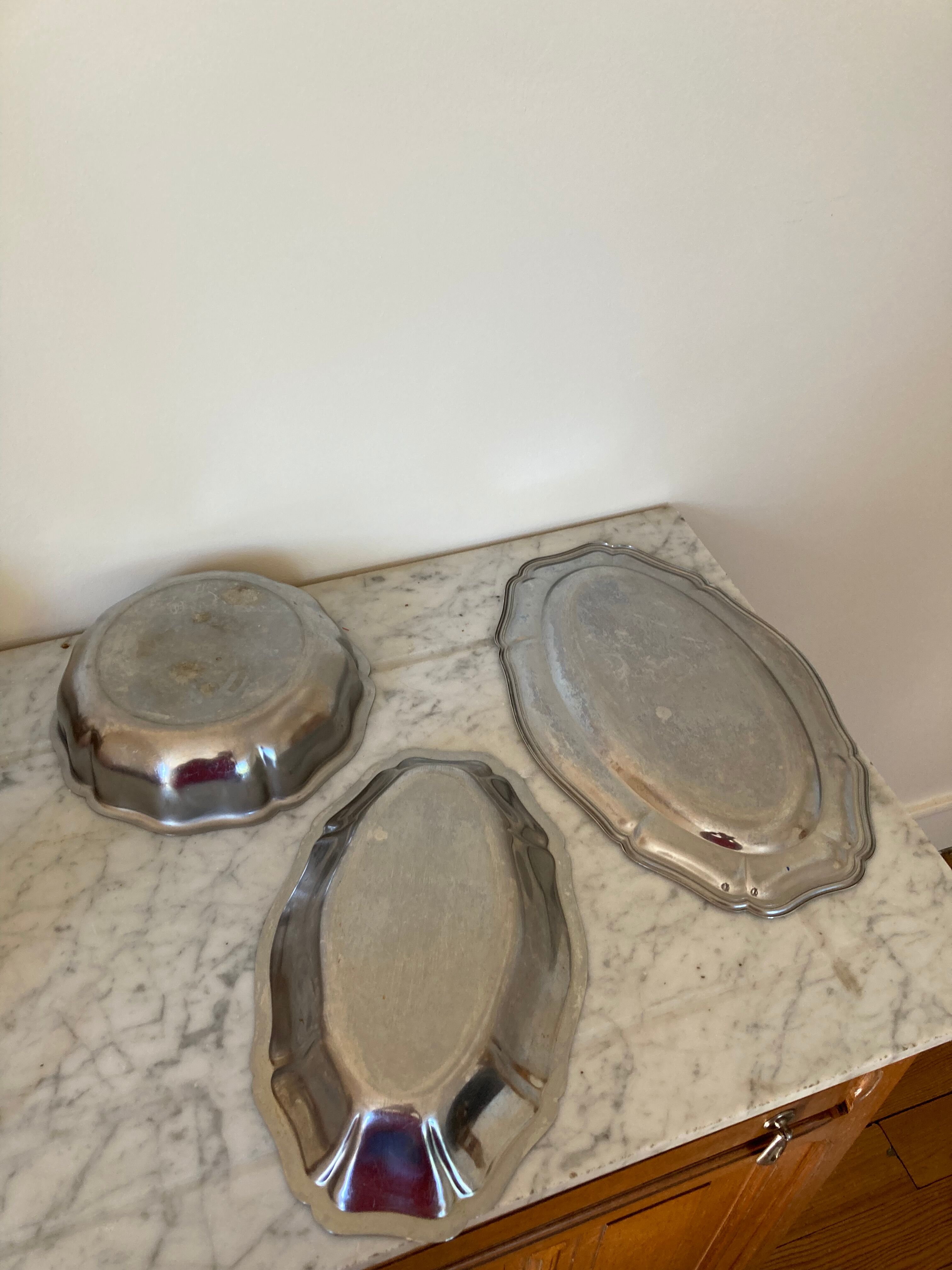 Plat en inox floral 1980