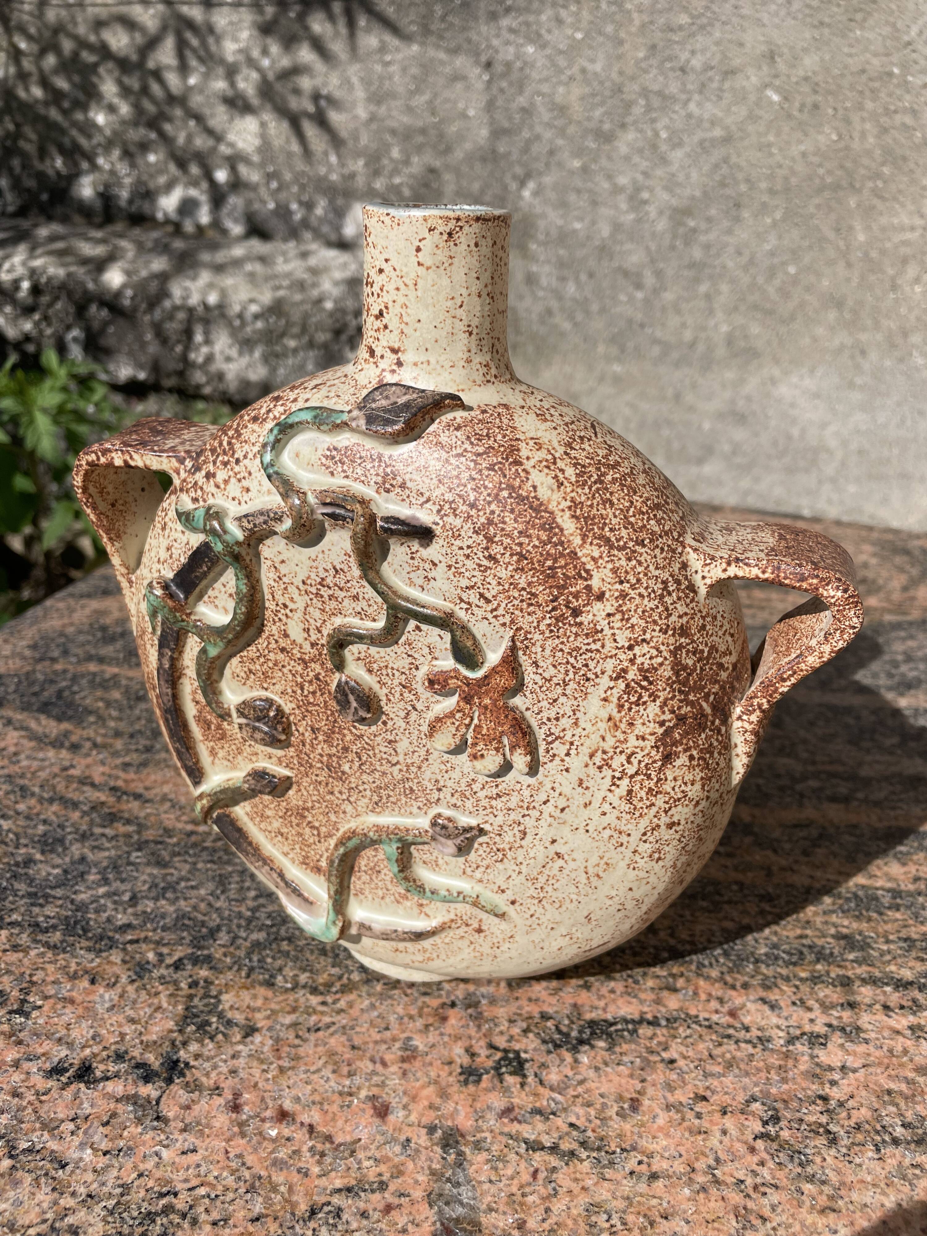 Flat gourd-shaped vase