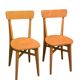 Paire de chaises bistrot caramel 1950