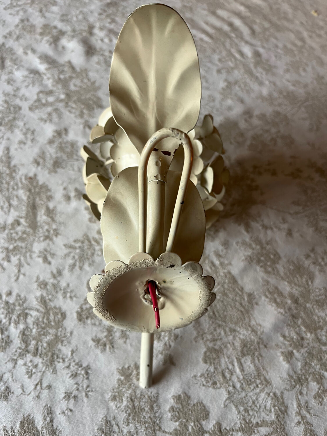 Ecru metal flower wall sconce