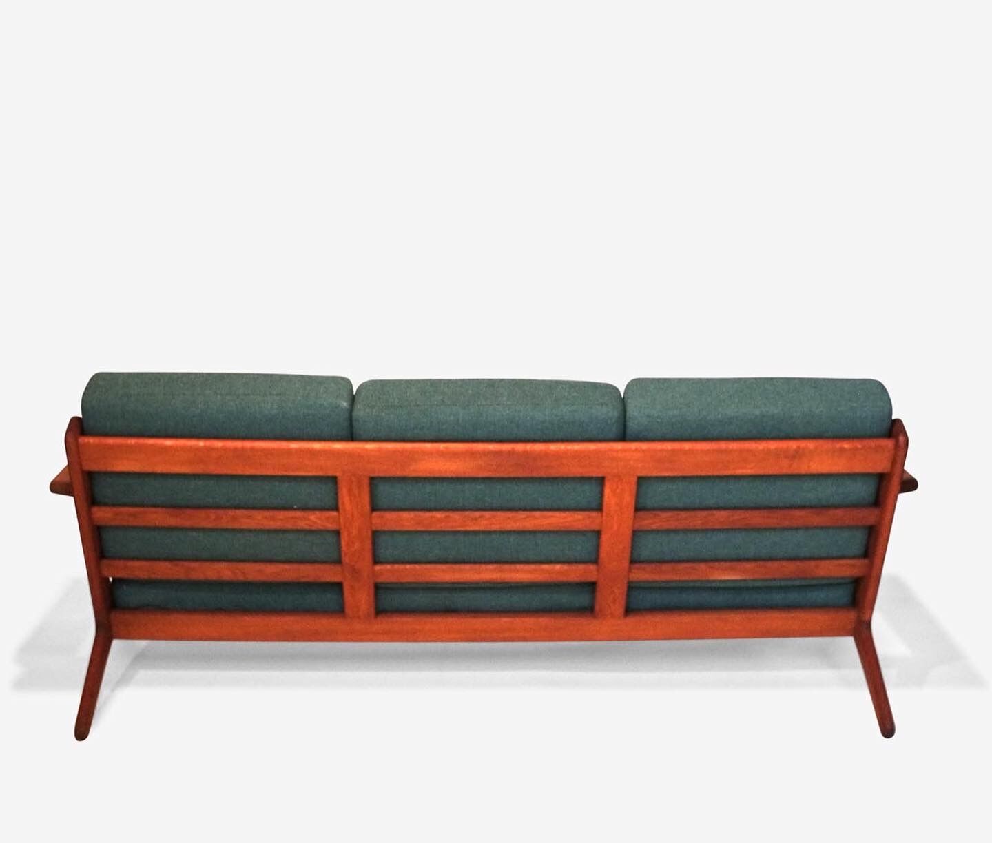 Hans Wegner GE-290 3-seater sofa for Getama