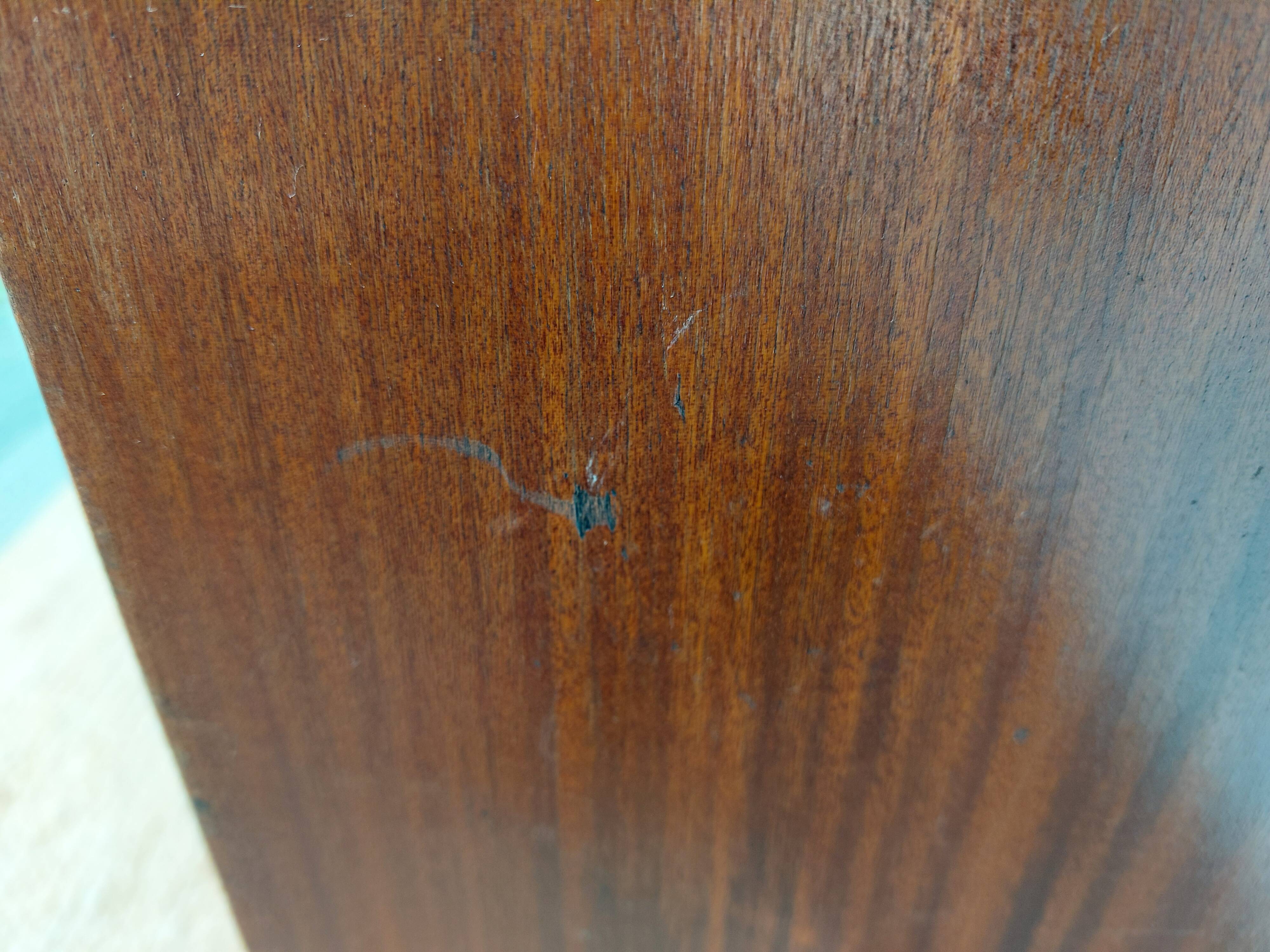 Vintage tapered leg chest of drawers