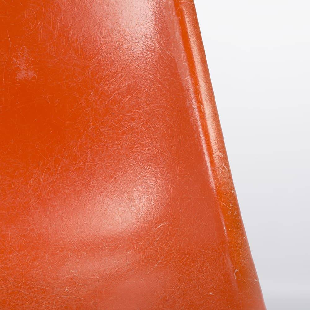 Chaise à coque latérale vintage originale Eames DSW d'Herman Miller orange