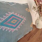 Coussin berbère gris en soie de cactus
