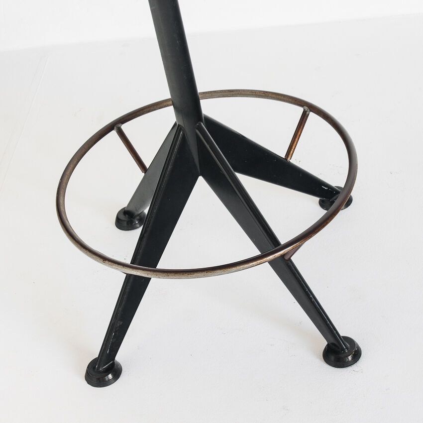 Vintage swivel workshop chair in skai and iron, Spain 1960