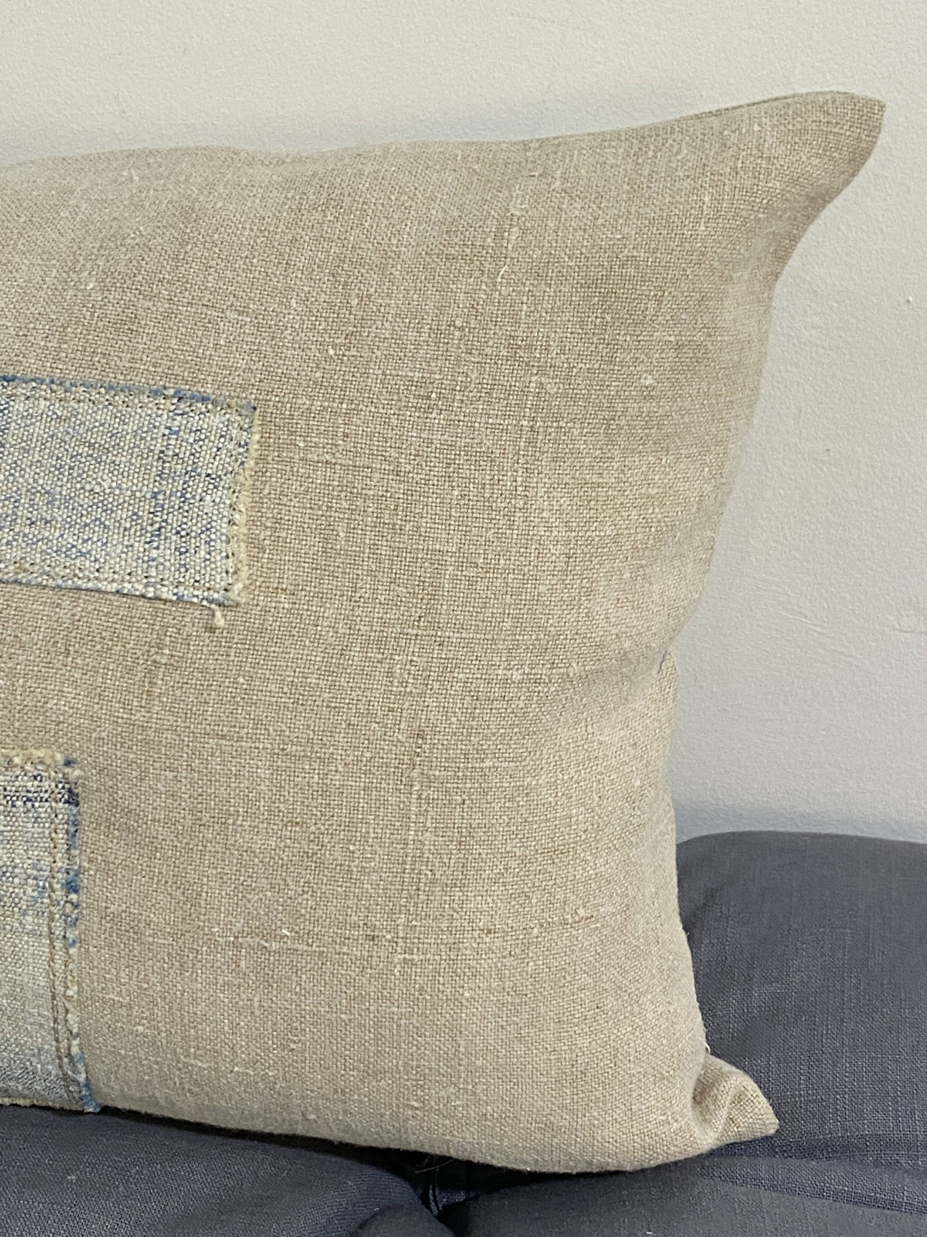 Coussin artisanal en toile ancienne style Kilim