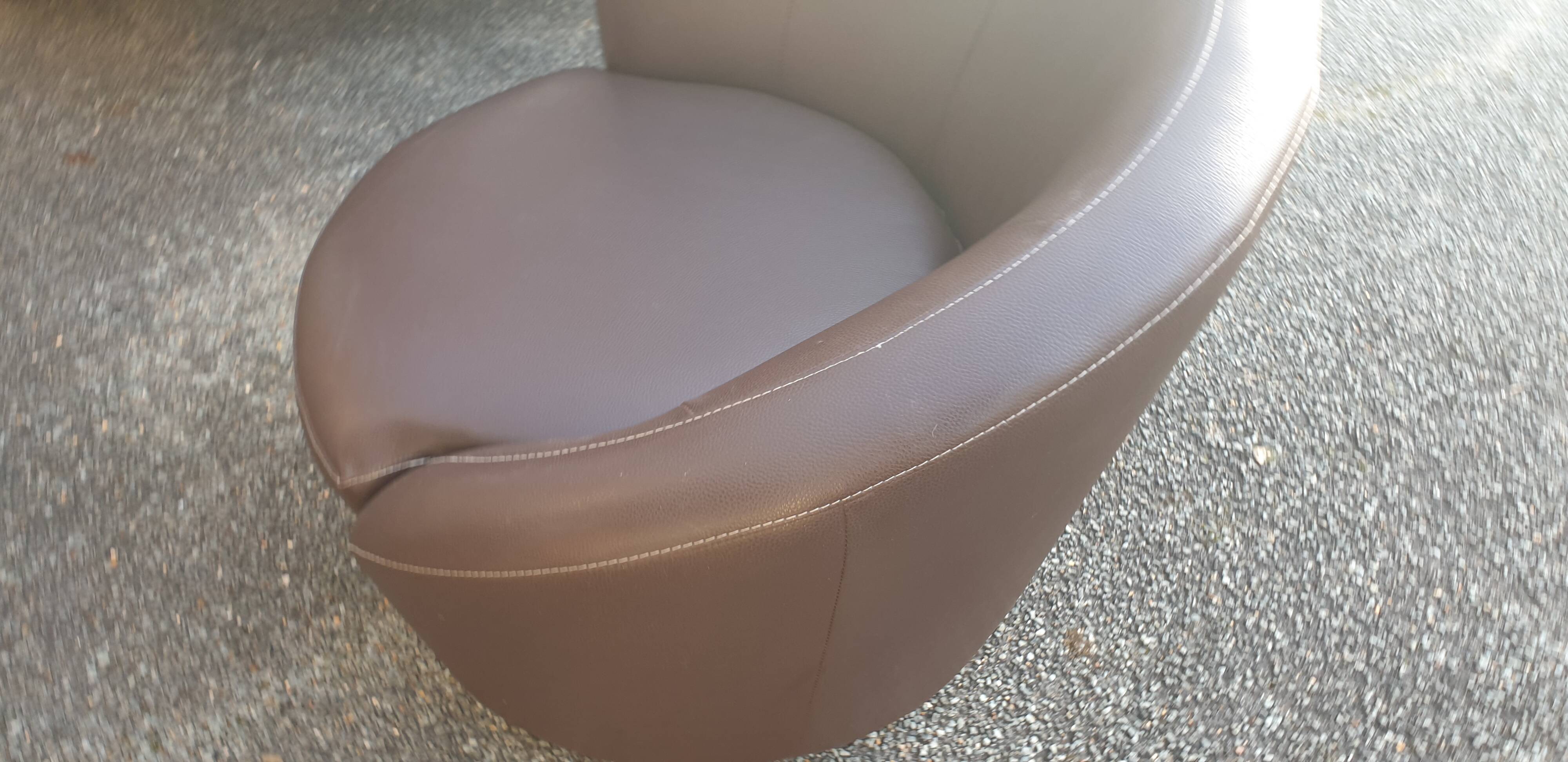 Rotating living room design armchair