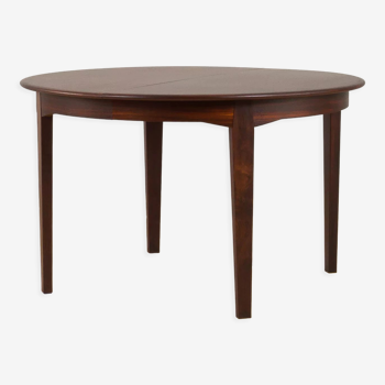 Henning Knaernulf round extension dining table #62 in rosewood  with 4 leaves for Sorø Stolefabrik