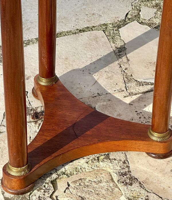 Guéridon Empire en Acajou et placage d’acajou. .