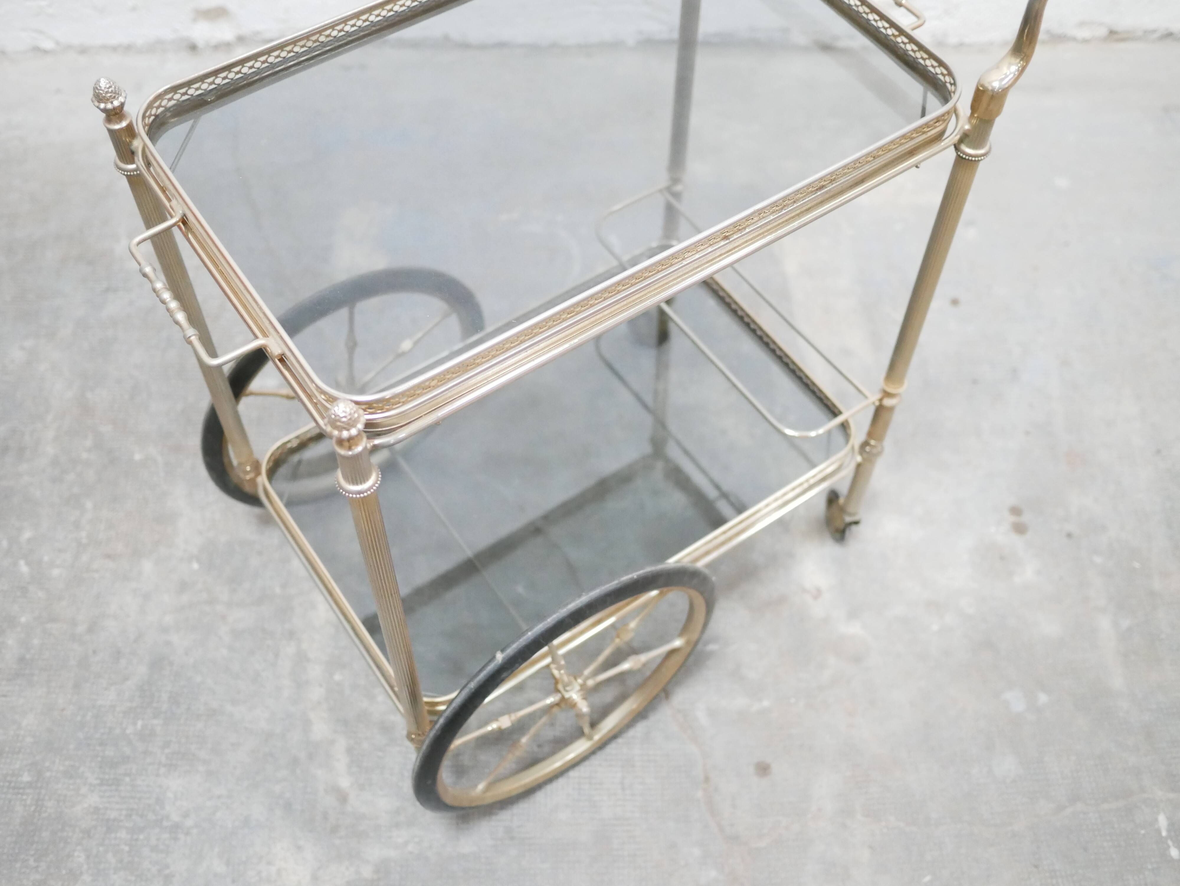 Desserte roulante vintage en métal doré
