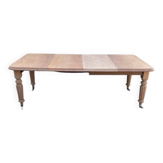 Table carrée en bois brut avec 2 rallonges