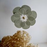 Petal suspension