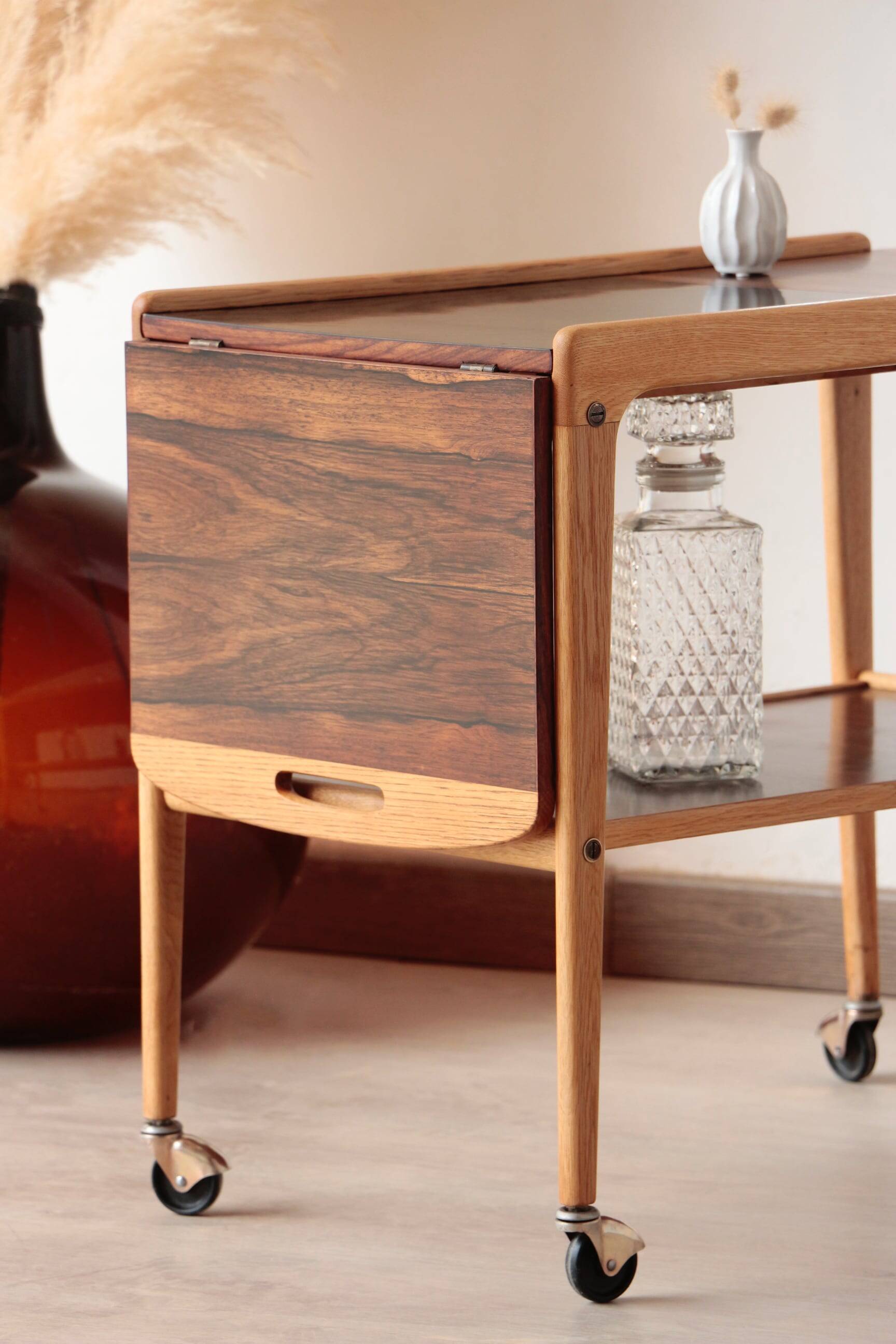 Scandinavian 'Thea' side table in rosewood and laminate, Yngve Ekström