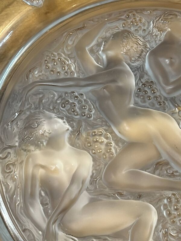 Plat en verre Lalique