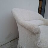 "Crapaud" bench in the richly decorated Napoleon III style.