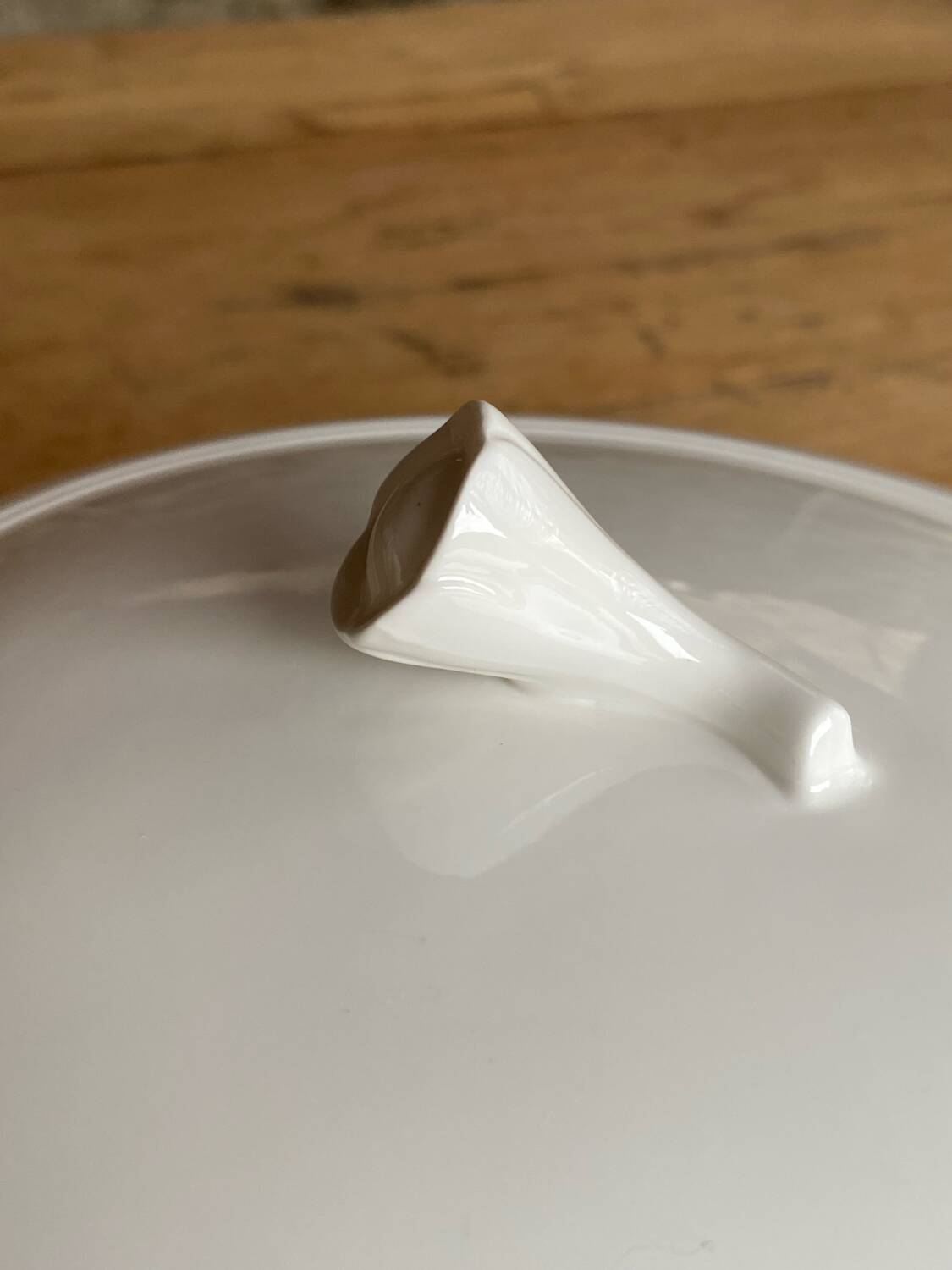 Royal Canterbury Anna fine bone china tureen or dish