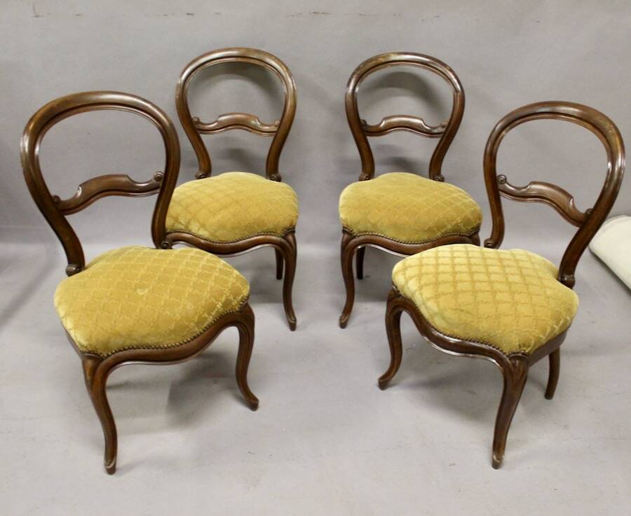 Set of 4 Louis Philippe chairs