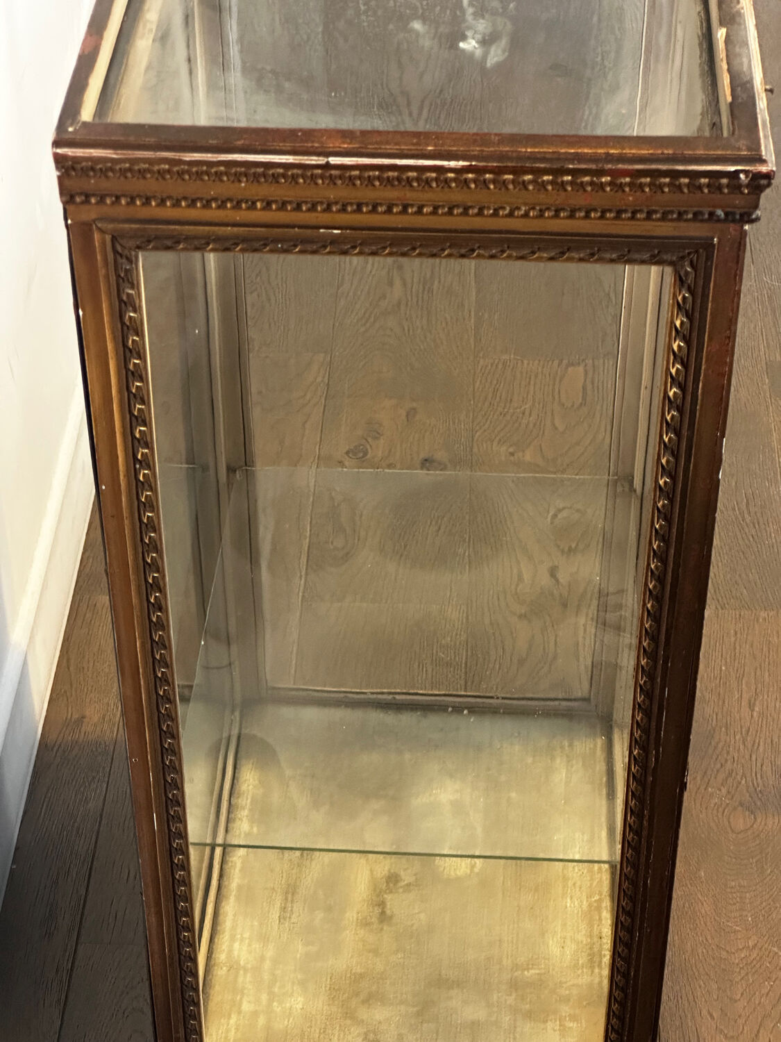 Counter display cabinet in wood and glass in Louis XVI style, 19th century.