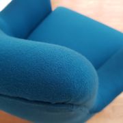 Fauteuil danois, laine, hêtre, entièrement rénové