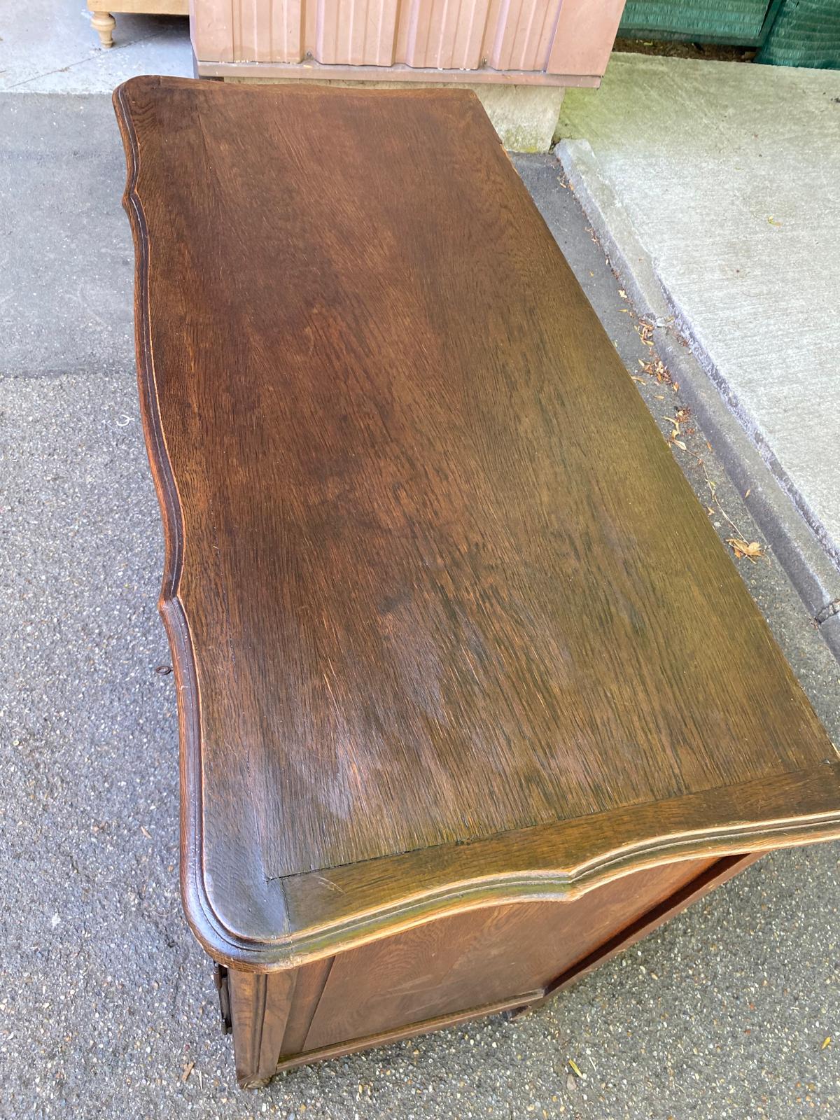 Louis XV buffet in dark oak from the 1930s.