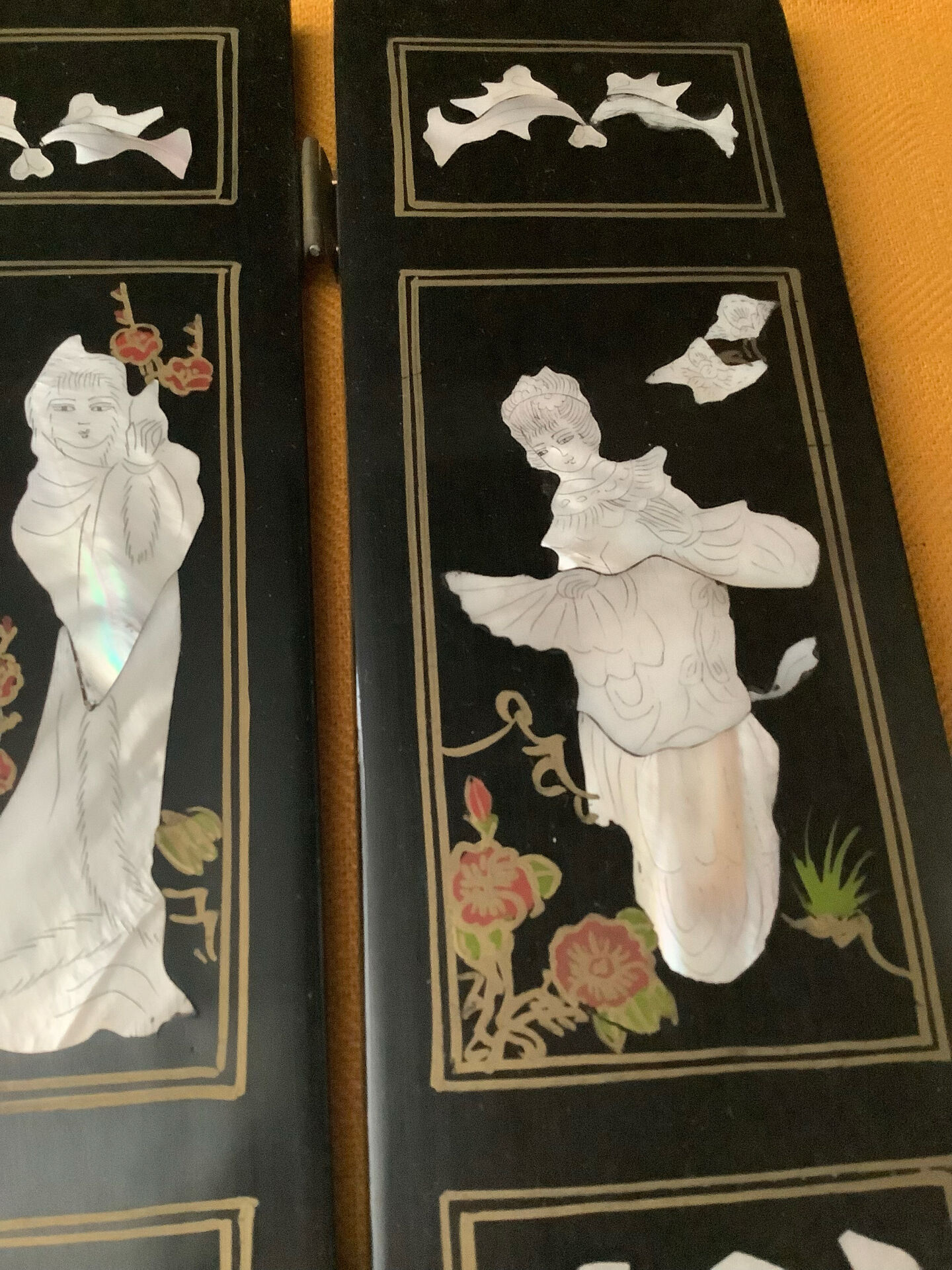 Mini Chinese folding screen Lacquered wood + inlays