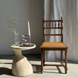 Chaise classique ancienne en bois et cannage
