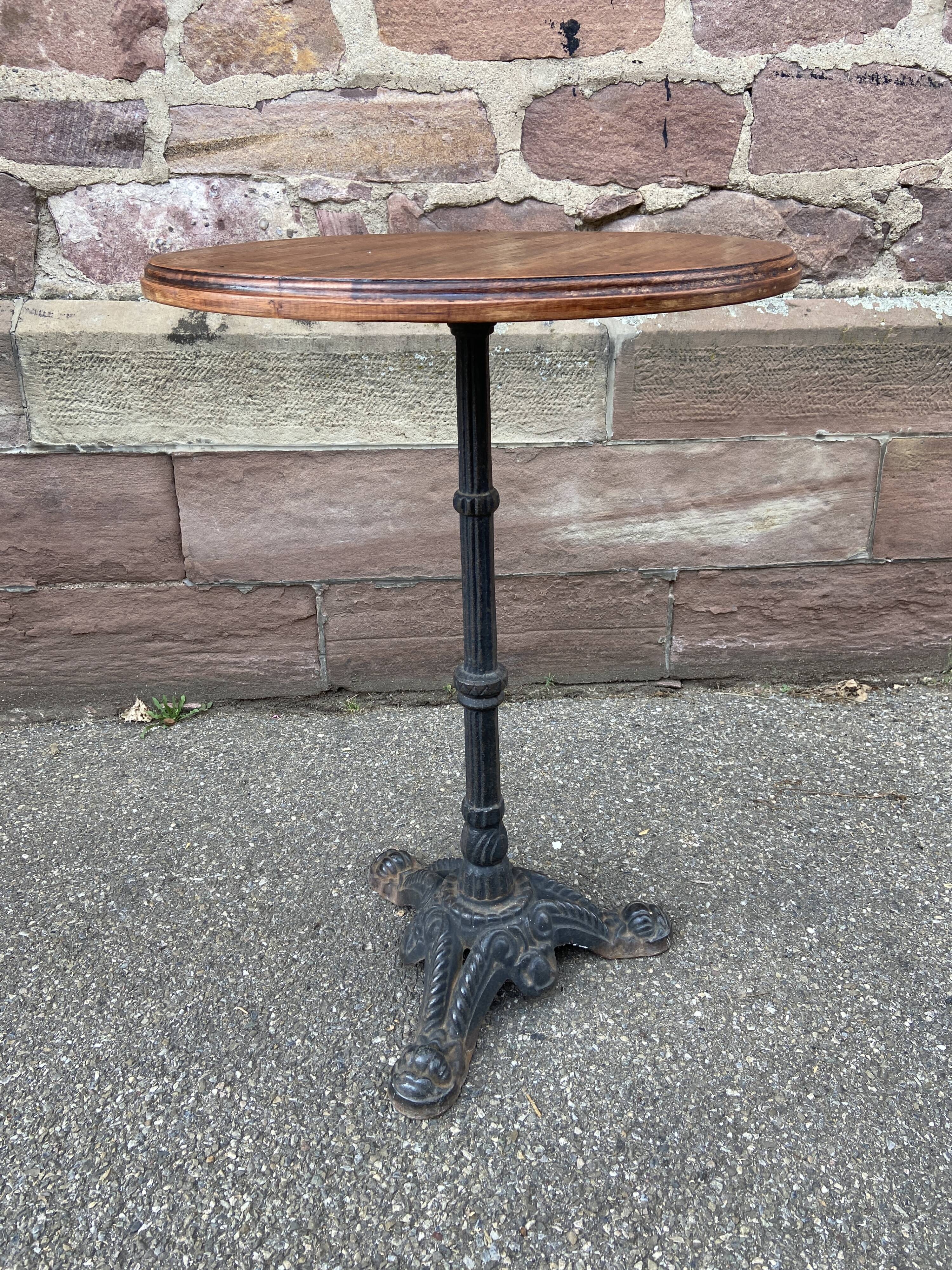 Vintage coffee pedestal table