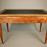 Desk flat in walnut