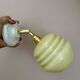 Applique globe vintage en opaline jaune pâle