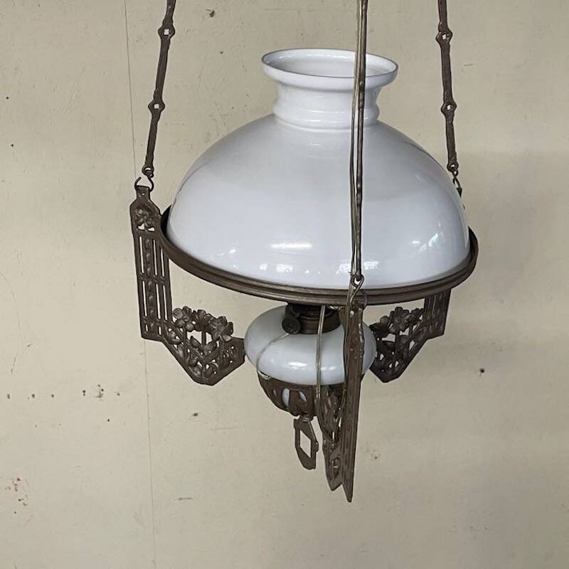 Antico lampadario, stile Liberty, con saliscendi