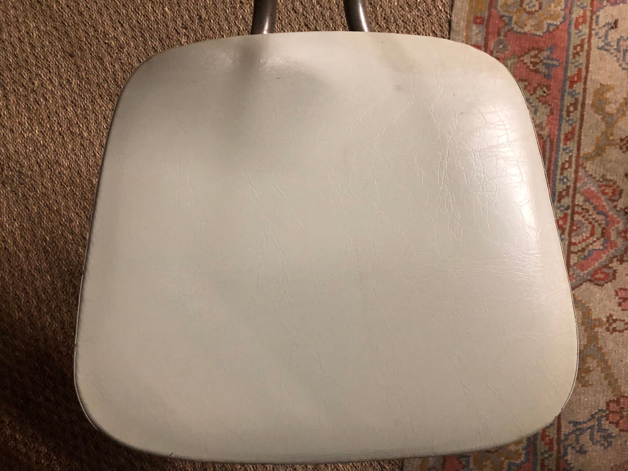 Set of 4 chairs iron and white vinyl 1960 Columbus Creation