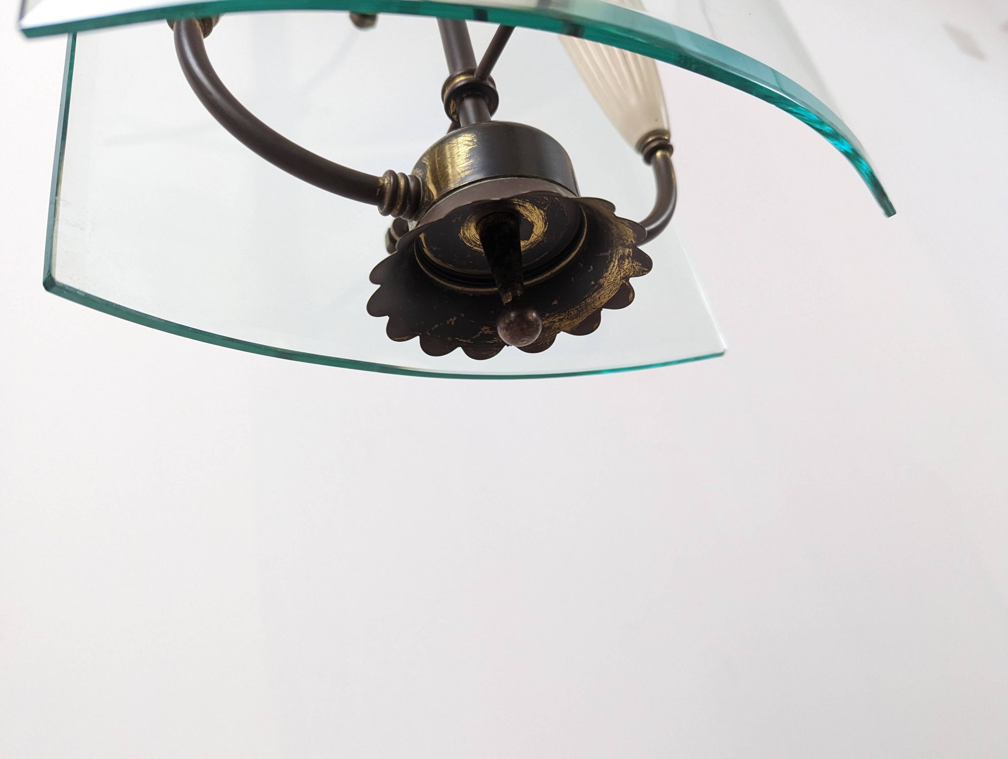 Pietro Chiesa for Fontana Arte Curved Glass and Brass Pendant Light 1940s