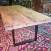 Table grande dimension en manguier pied comptemporain