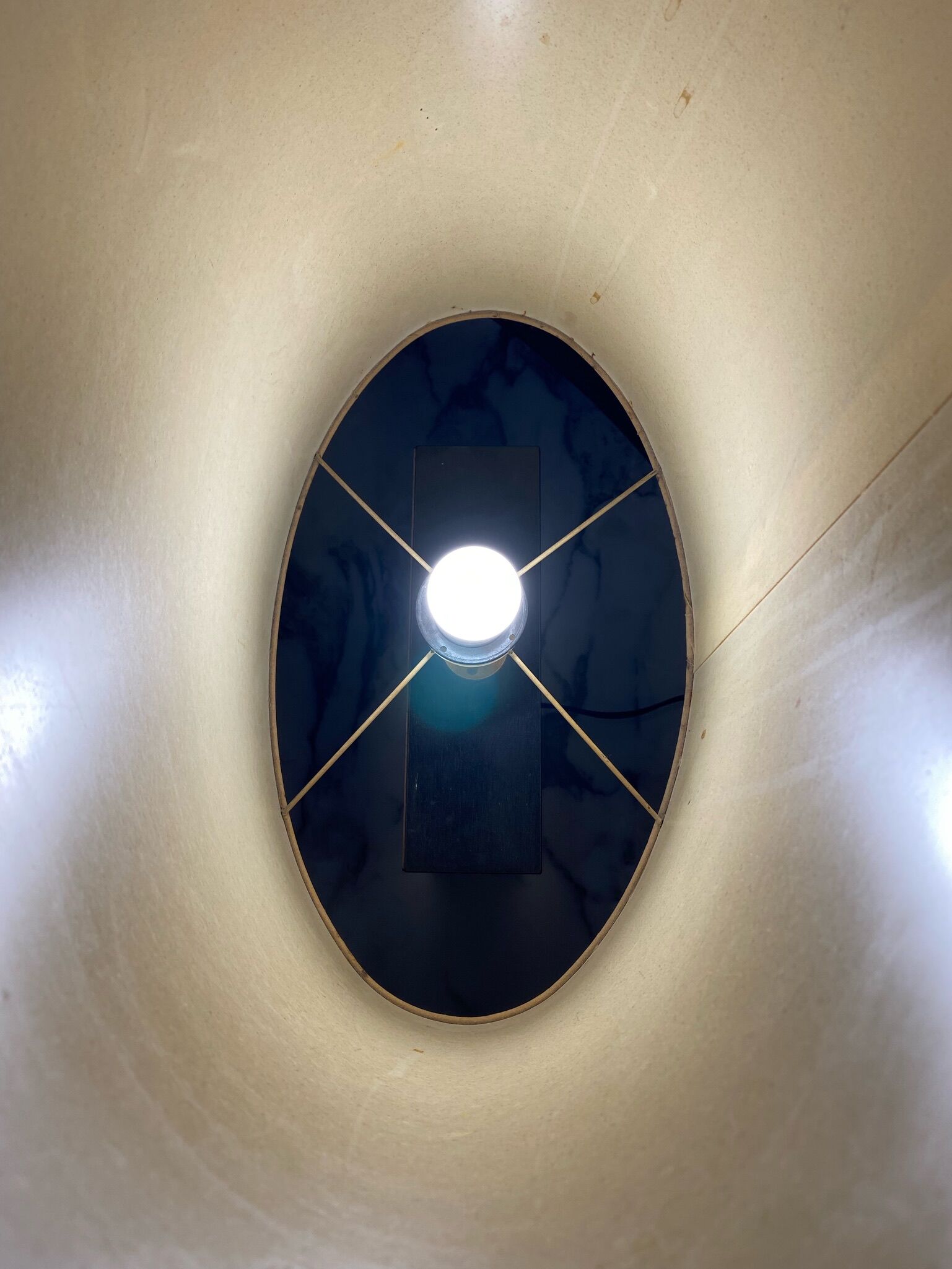 Lampe année 70 décor métal et bois