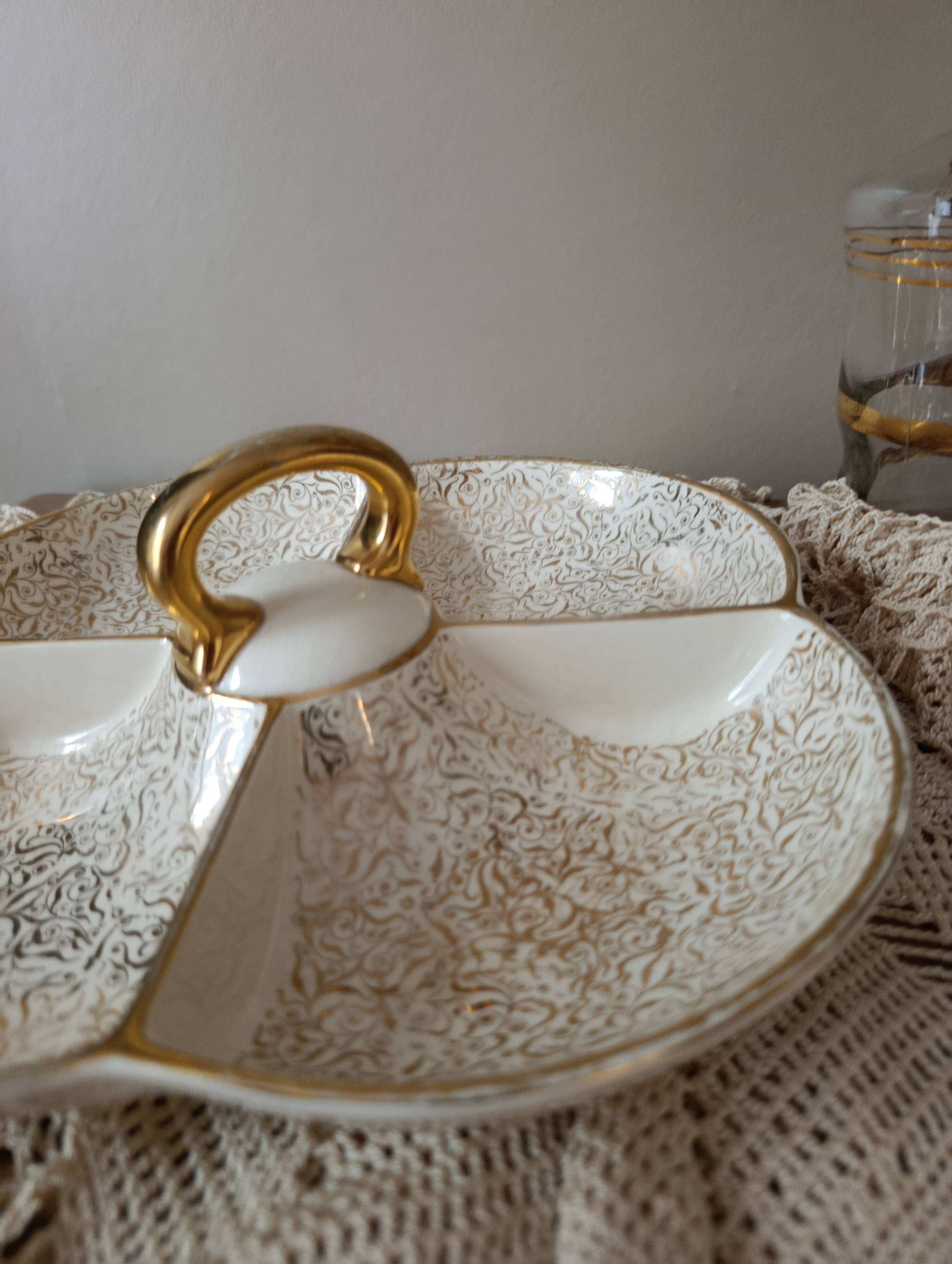 Vintage segmented aperitif plate | Villeroy & Boch (1950s)