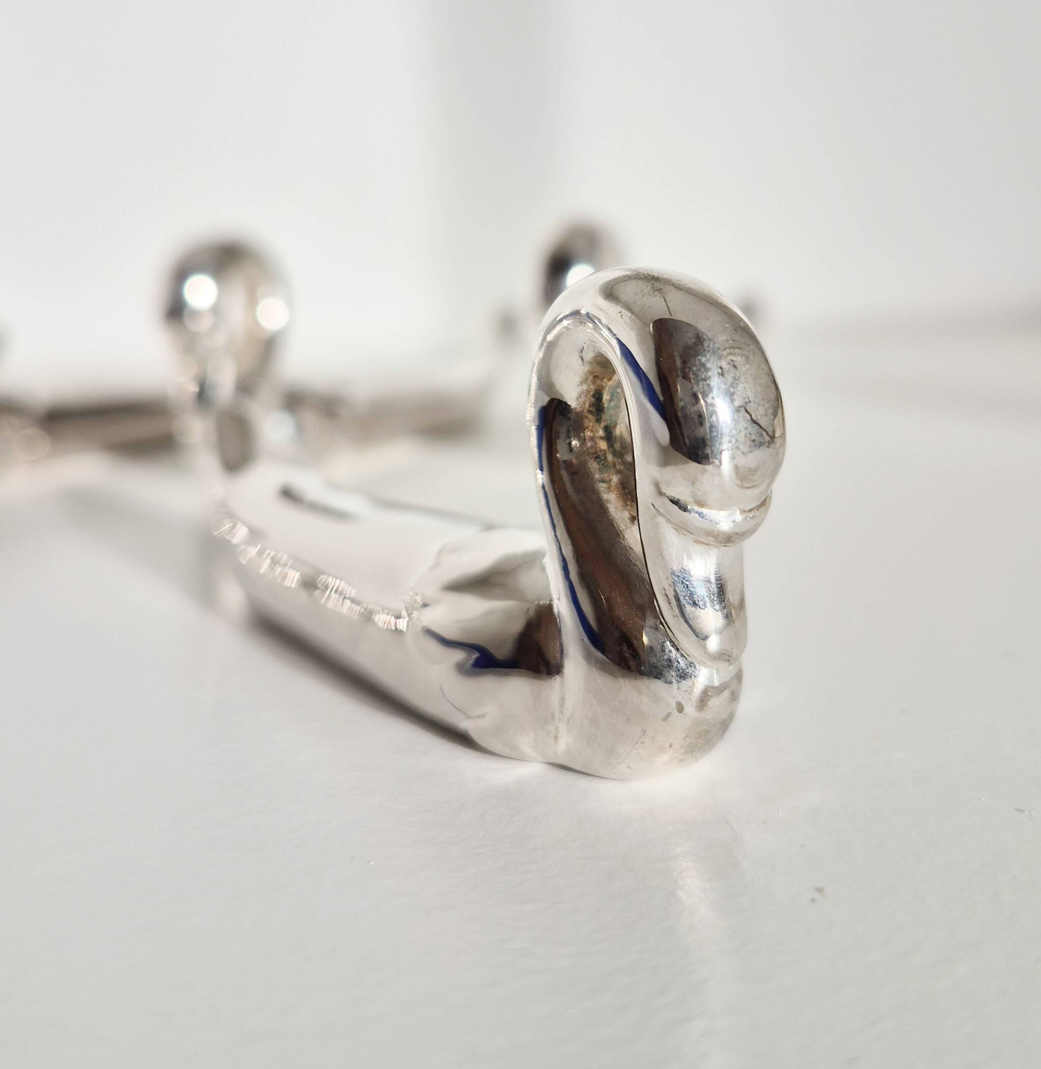 Silver-plated swan knife rests