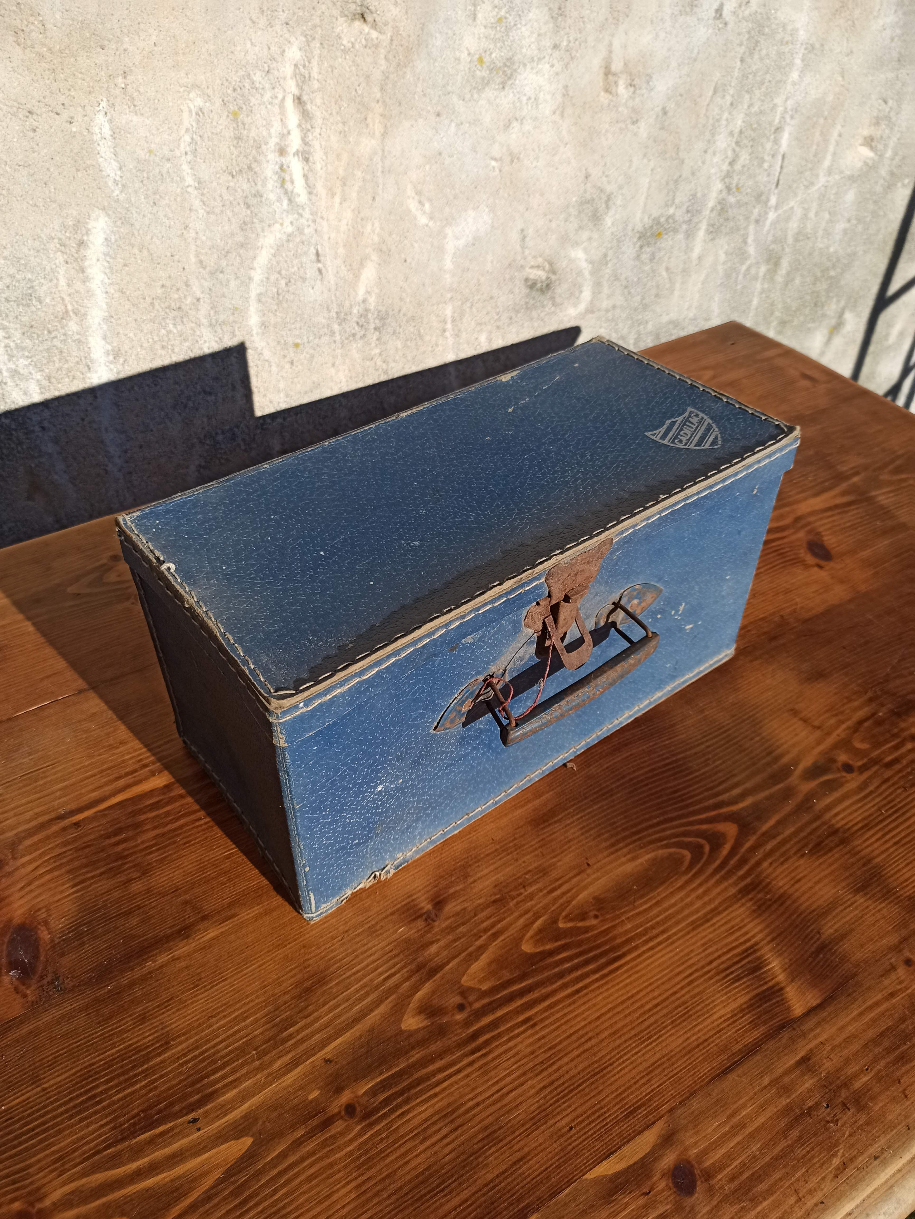 Set of 3 old cardboard suitcases